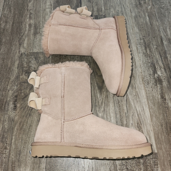 UGG Bailey Bow Boots - Picture 5 of 15